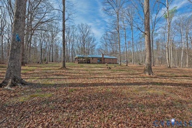 27 Sherwood Rd, Cartersville, VA 23027