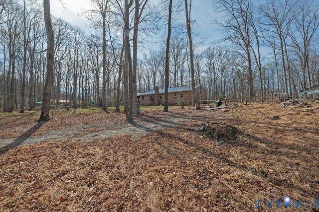 27 Sherwood Rd, Cartersville, VA 23027