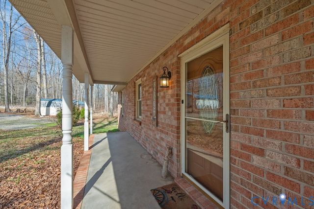 27 Sherwood Rd, Cartersville, VA 23027