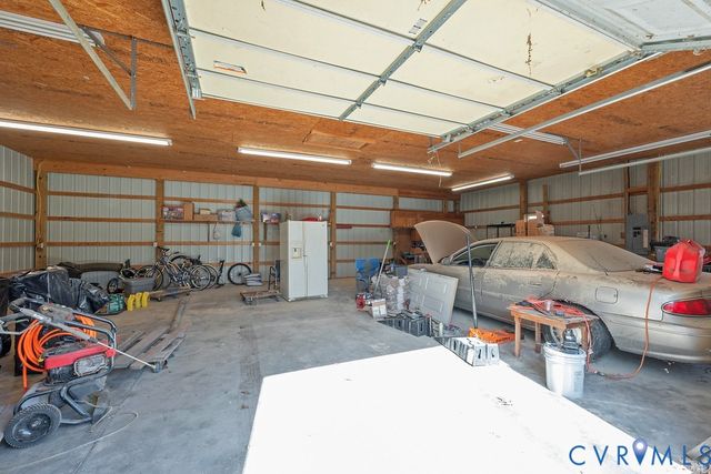 27 Sherwood Rd, Cartersville, VA 23027