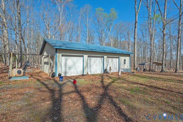 27 Sherwood Rd, Cartersville, VA 23027