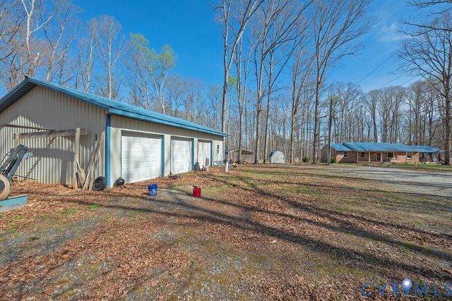 27 Sherwood Rd, Cartersville, VA 23027