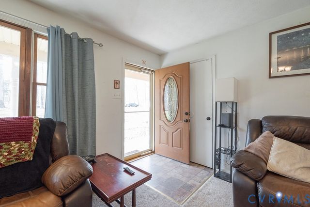 27 Sherwood Rd, Cartersville, VA 23027