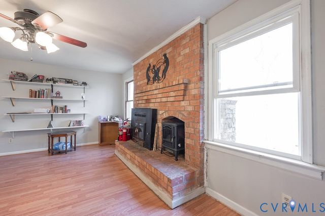 27 Sherwood Rd, Cartersville, VA 23027