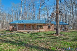 27 Sherwood Rd, Cartersville, VA 23027