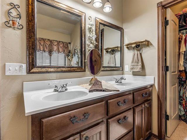 923 County Street 2935, Tuttle, OK 73089