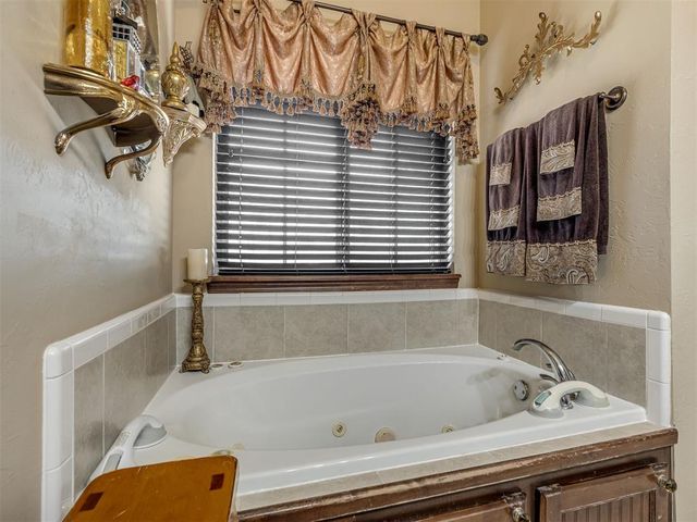 923 County Street 2935, Tuttle, OK 73089