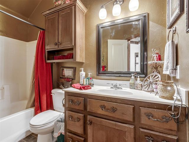923 County Street 2935, Tuttle, OK 73089