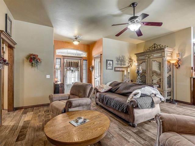923 County Street 2935, Tuttle, OK 73089