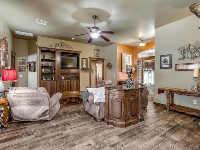923 County Street 2935, Tuttle, OK 73089