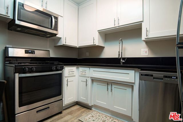 13558 Moorpark Street, Sherman Oaks, CA 91423