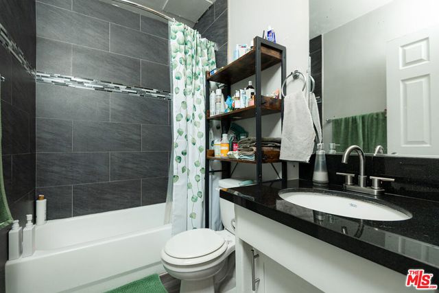 13558 Moorpark Street, Sherman Oaks, CA 91423