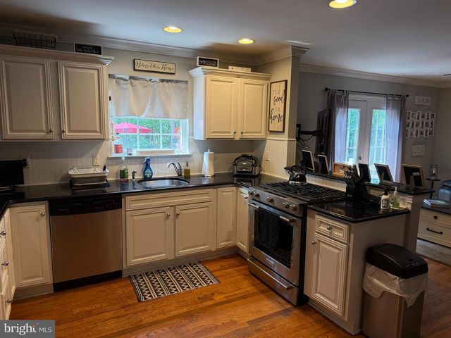 1400 STRAWBERRY ST., Mays Landing, NJ 08330