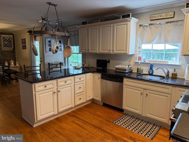 1400 STRAWBERRY ST., Mays Landing, NJ 08330