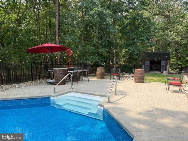 1400 STRAWBERRY ST., Mays Landing, NJ 08330