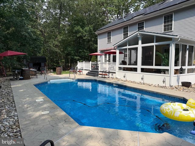 1400 STRAWBERRY ST., Mays Landing, NJ 08330