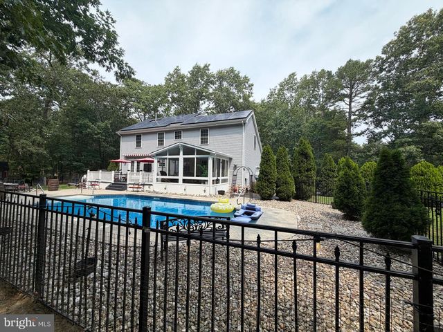 1400 STRAWBERRY ST., Mays Landing, NJ 08330