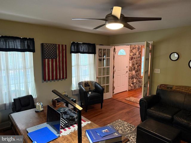 1400 STRAWBERRY ST., Mays Landing, NJ 08330