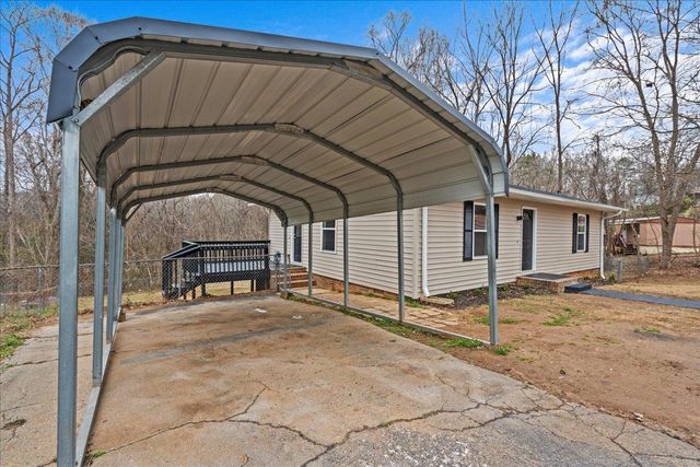 326 Millbank Road, Wellford, SC 29385