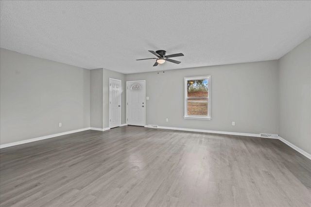 326 Millbank Road, Wellford, SC 29385