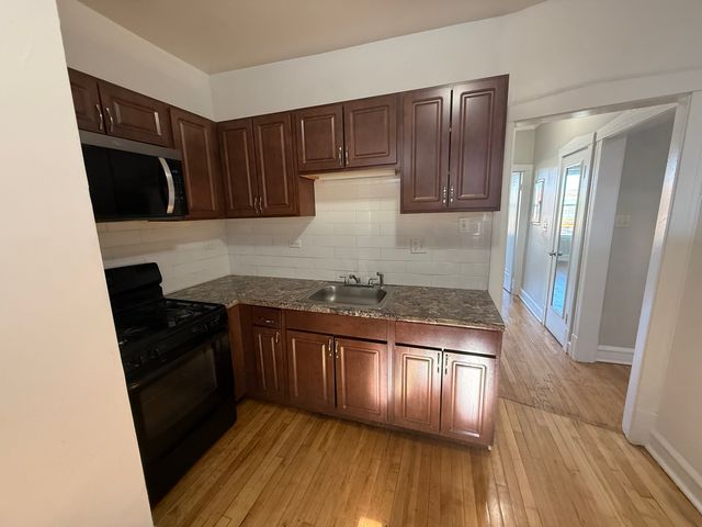 2206 S 57th Avenue 2, Cicero, IL 60804