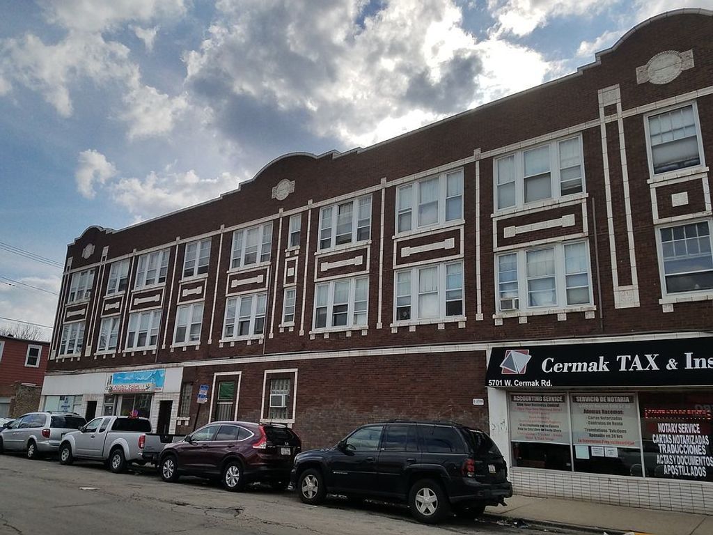 2206 S 57th Avenue 2, Cicero, IL 60804