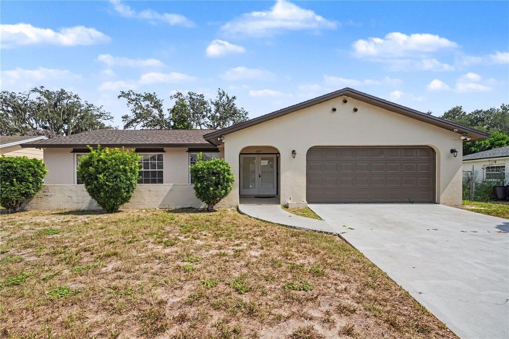 Image 2 of property listing at 6203 TEBBETTS DRIVE, Orlando, FL 32808