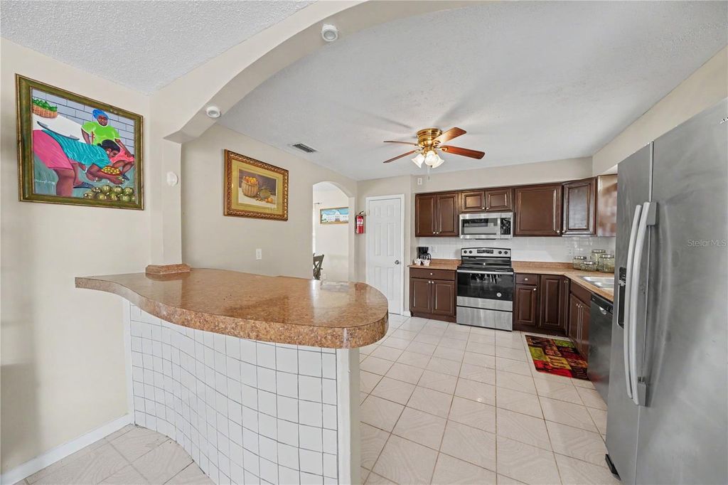Image 8 of property listing at 6203 TEBBETTS DRIVE, Orlando, FL 32808