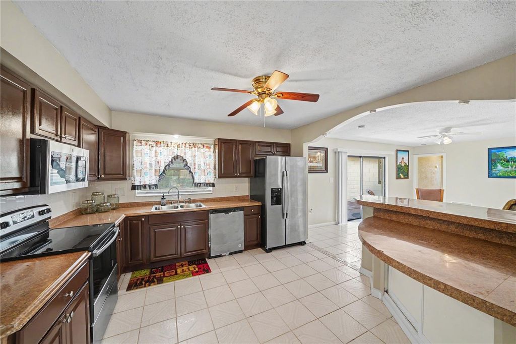Image 9 of property listing at 6203 TEBBETTS DRIVE, Orlando, FL 32808