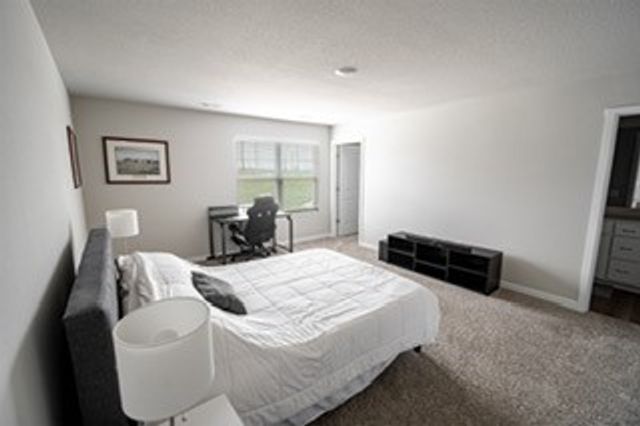 5502 144th Street, Urbandale, IA 50323