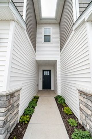 5502 144th Street, Urbandale, IA 50323