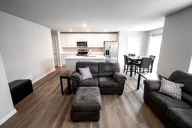 5502 144th Street, Urbandale, IA 50323