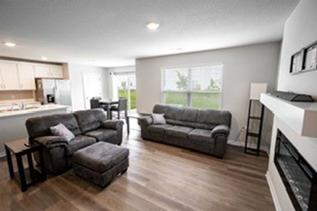 5502 144th Street, Urbandale, IA 50323