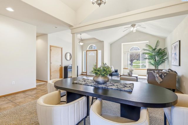 1173 Kensington Way, Richland, WA 99352