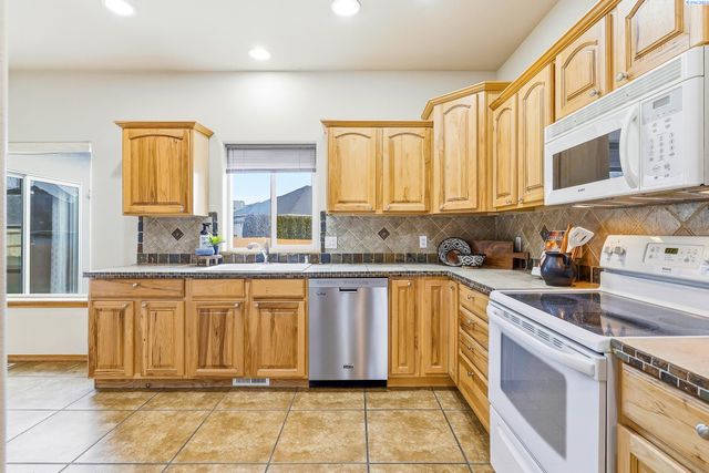 1173 Kensington Way, Richland, WA 99352