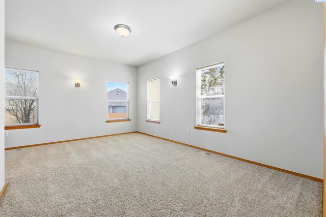 1173 Kensington Way, Richland, WA 99352