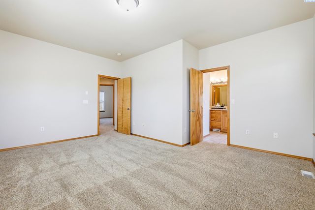 1173 Kensington Way, Richland, WA 99352