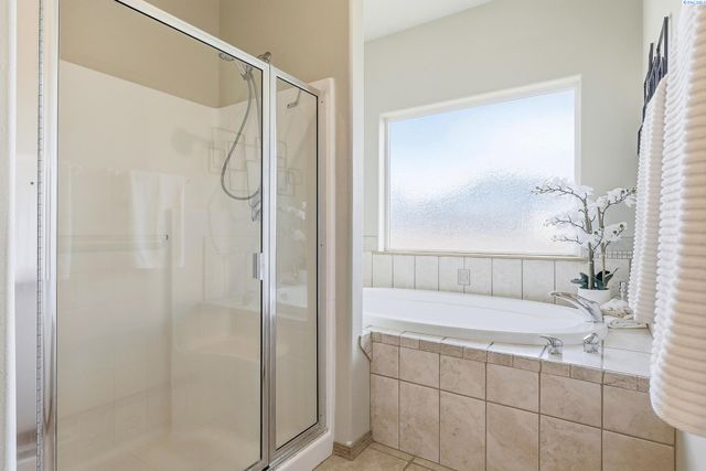 1173 Kensington Way, Richland, WA 99352