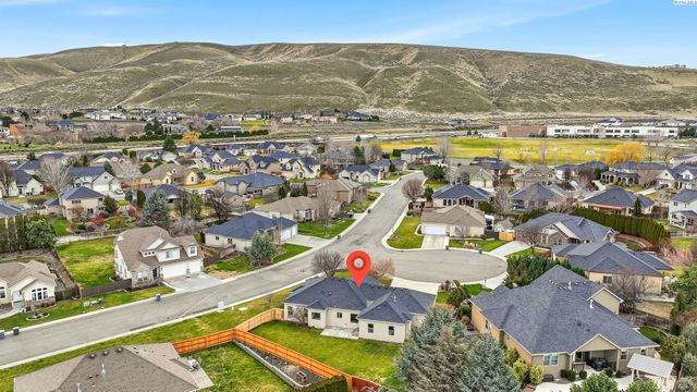 1173 Kensington Way, Richland, WA 99352