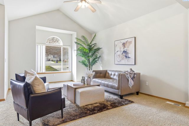 1173 Kensington Way, Richland, WA 99352