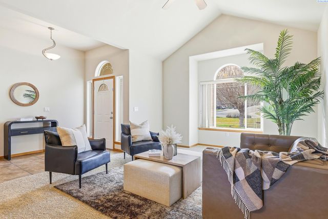 1173 Kensington Way, Richland, WA 99352