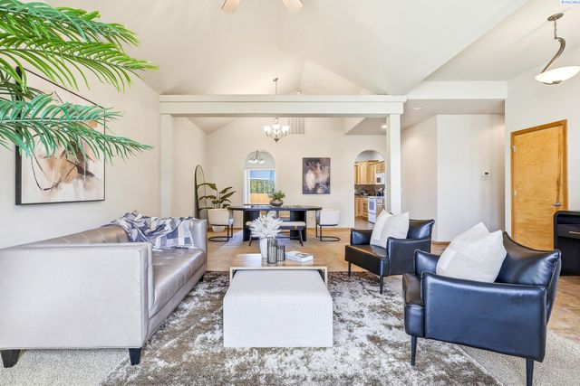 1173 Kensington Way, Richland, WA 99352