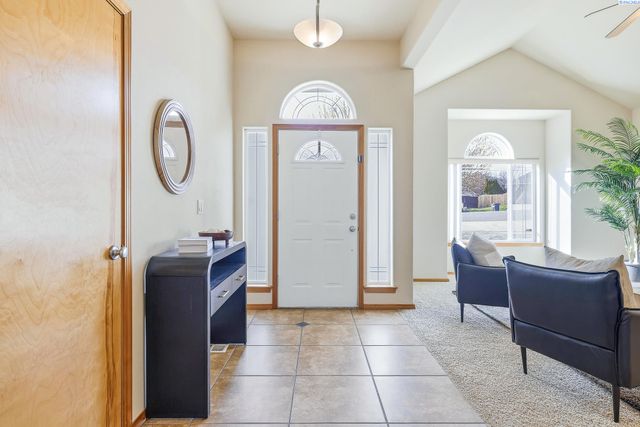 1173 Kensington Way, Richland, WA 99352