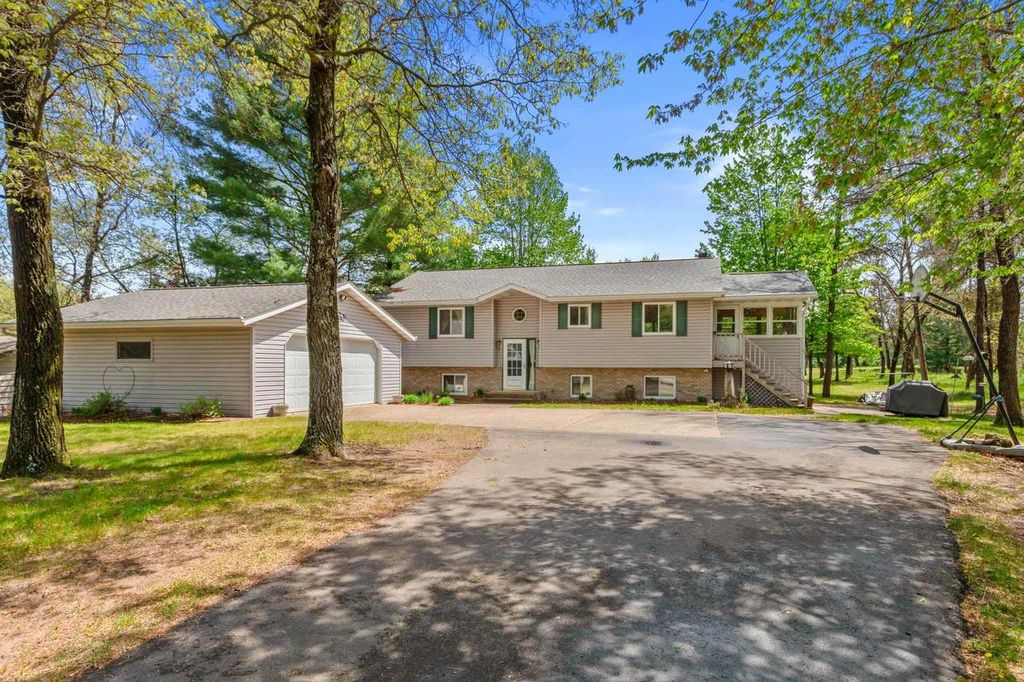 450 St Andrews Trail, Nekoosa, WI 54457