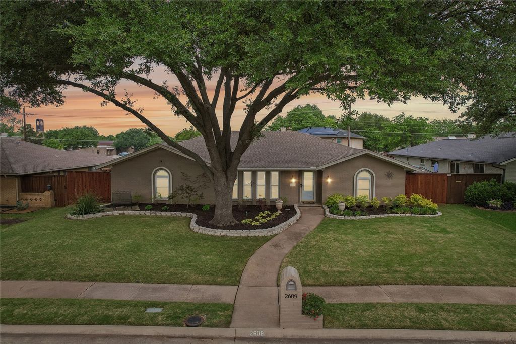 2609 Grandview Drive, Plano, TX 75075