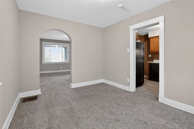 511 Wyncotte St, Sheraden, PA 15204