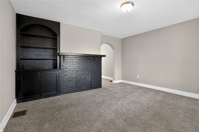 511 Wyncotte St, Sheraden, PA 15204
