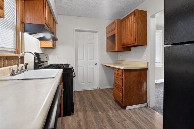 511 Wyncotte St, Sheraden, PA 15204