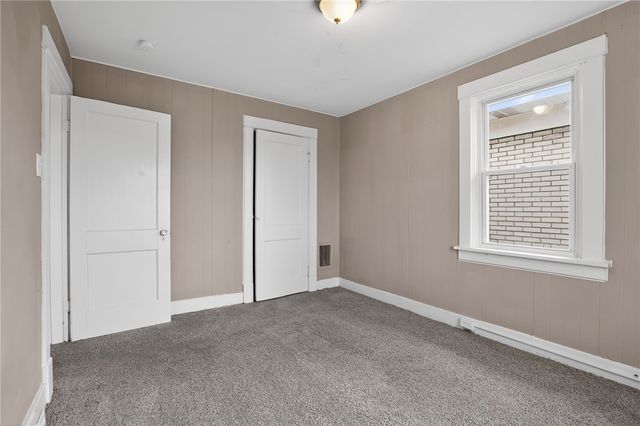 511 Wyncotte St, Sheraden, PA 15204