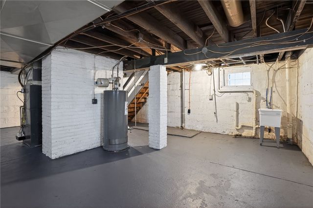 511 Wyncotte St, Sheraden, PA 15204